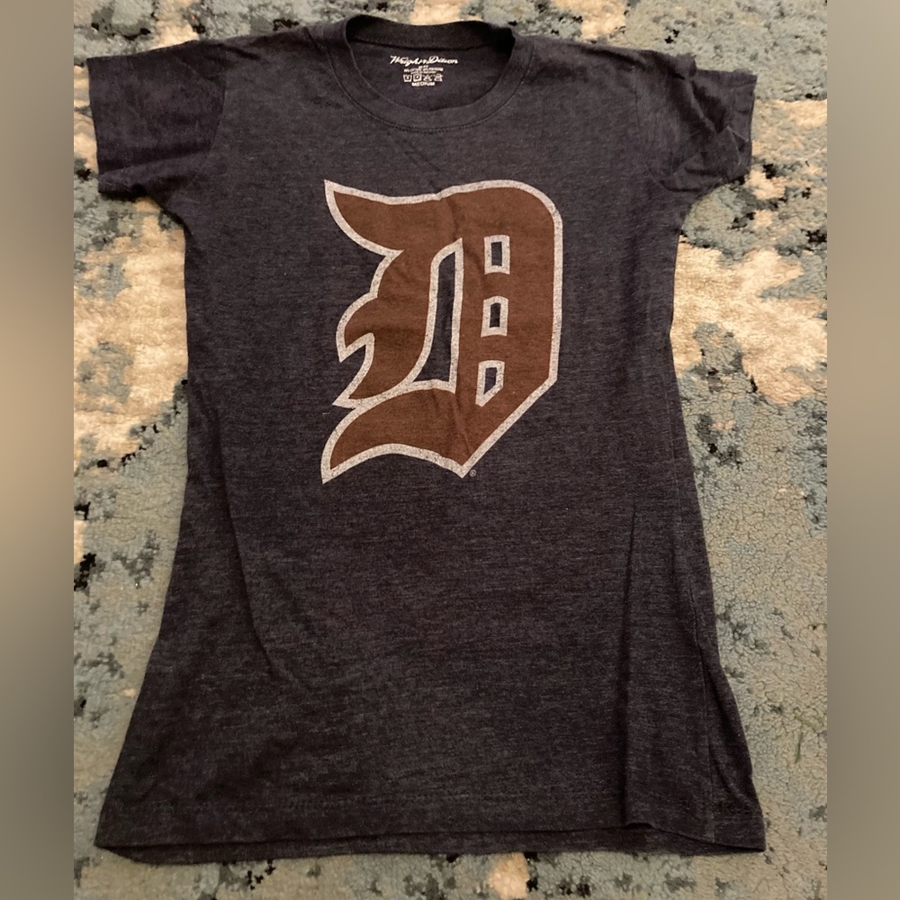 Detroit Tigers shirt size M